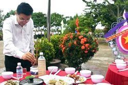 Mâm cơm chiến sĩ