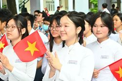 'Nóng' chuyện trường lớp, an toàn thực phẩm trước năm học mới