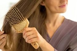 Lợi ích bất ngờ khi chải tóc mỗi ngày