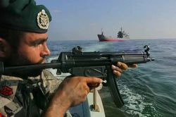 Iran quyết 'kh&oacute;a' eo biển Hormuz, buộc Mỹ đ&aacute;p ứng loạt điều kiện