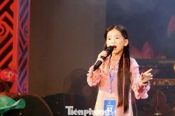 Cô bé 8 tuổi gây ấn tượng với làn điệu Ví, Giặm