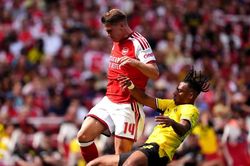 Arsenal thua Dortmund ở Emirates Cup: Điểm s&aacute;ng Christos Tzolis v&agrave; nỗi lo h&agrave;ng thủ