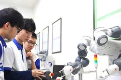 Điểm chuẩn Trường ĐH C&ocirc;ng nghệ - ĐH Quốc gia H&agrave; Nội năm 2026