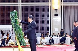 Chủ tịch Quốc hội Lào là người bạn thân thiết, gắn bó của Việt Nam
