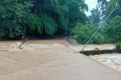 Quảng Trị: Mưa lớn gây ngập cục bộ, tiềm ẩn nguy cơ lũ quét, sạt lở đất