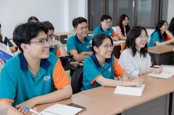 Đại học Kinh tế TP Hồ Chí Minh công bố điểm trúng tuyển cao nhất 97 điểm