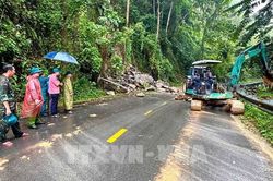 Lâm Đồng khẩn trương khắc phục sạt lở đèo Con Ó sau mưa lớn