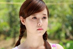 Midu gây chú ý