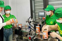 Loại bỏ 'giấy phép con' ẩn danh: Giảm gánh nặng cho doanh nghiệp nhỏ do phụ nữ làm chủ
