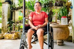 'Đóa hoa' Cơ Tu vượt lên di chứng chất độc da cam giữa đại ngàn