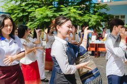 Sinh vi&ecirc;n 3 nước h&agrave;o hứng với 'Ng&agrave;y hội giao lưu văn h&oacute;a, ẩm thực Việt Nam - L&agrave;o - Campuchia'