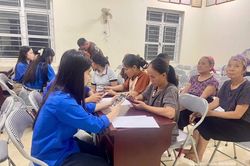 Đưa dịch vụ công đến tận thôn, bản