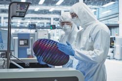 Doanh thu bán dẫn được dự báo tăng 94,1% trong năm nay nhờ AI