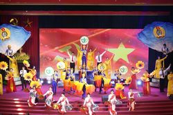 Bắc Ninh: S&ocirc;i nổi li&ecirc;n hoan văn nghệ c&ocirc;ng nh&acirc;n v&ograve;ng sơ loại cụm số 2