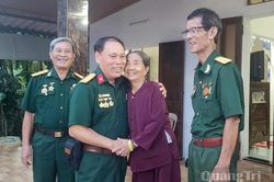 Những người mẹ, người chị... phía Nam sông Thạch Hãn