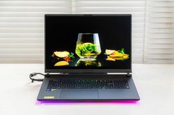 ASUS Republic of Gamers ra mắt ROG Strix SCAR 18 tại Việt Nam