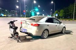 Hải Phòng: Xe đạp điện va chạm ô tô tập lái, thiếu niên 15 tuổi tử vong thương tâm