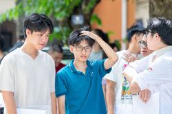 Điểm chuẩn Trường Đại học Kinh tế - Luật (UEL) năm 2026 c&oacute; 6 ng&agrave;nh tr&ecirc;n 85 điểm