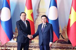 Chủ tịch Quốc hội Lào luôn dành tình cảm sâu đậm đối với Việt Nam