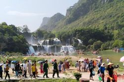 Đại sứ du lịch lan tỏa vẻ đẹp Non nước Cao Bằng