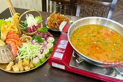 Đổi vị ngày hè với lẩu riêu tôm bầu