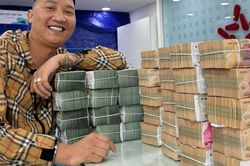Cận cảnh căn nhà 'dát vàng' của Huấn Hoa Hồng