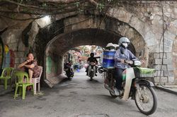 Cận cảnh 131 vòm cầu đường sắt ở Hà Nội sắp được 'thay áo mới'