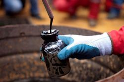 Giá xăng dầu hôm nay 9/8: Dầu thế giới tiếp tục đi lên