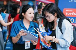 Trường Đại học Kinh tế - Luật công bố điểm chuẩn, ngành cao nhất 90,01/100