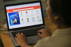 B&aacute;n h&agrave;ng online: Kh&ocirc;ng c&ograve;n 'v&ugrave;ng mờ' để giấu doanh thu