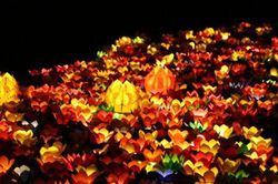Tháng 7 âm Lịch: Mặc đúng màu theo ngũ hành, may mắn kéo đến ùn ùn