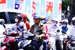 Nắng nóng gay gắt bao phủ miền Bắc, miền Trung, có nơi nhiệt cao đến 39 độ