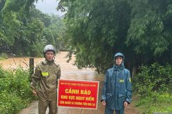 Xã vùng biên phát cảnh báo nguy hiểm tới người dân vì mưa lớn