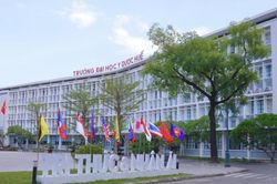 Đại học Huế công bố điểm chuẩn, nhóm ngành sức khỏe có mức điểm thế nào?