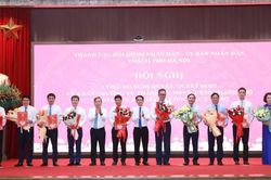Hà Nội luân chuyển, điều động hơn 20 Bí thư Đảng ủy xã, phường và các Ban Quản lý