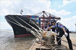 Bão Dolphin gây ảnh hưởng diện rộng tại miền Đông Trung Quốc