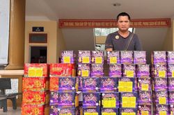 Khởi tố đối tượng mua bán gần 300kg pháo hoa nổ trái phép