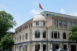 Công ty mẹ HoSE và HNX lãi đậm