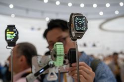 Apple Watch gốm sắp trở lại