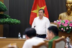 Phó Thủ tướng Thường trực Phạm Gia Túc: Ưu tiên thu gom, vận chuyển rác thải khi thí điểm xe ba bánh điện