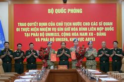 Trao Quyết định của Chủ tịch nước cho hai sĩ quan thực hiện nhiệm vụ gìn giữ hòa bình Liên hợp quốc