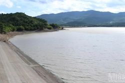 Khánh Hòa: Nguồn nước hồ chứa nước Sông Biêu đổi màu, người dân lo lắng cho mùa màng, vật nuôi