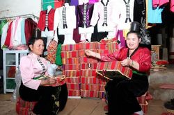 Người phụ nữ Thái và hành trình hồi sinh nghề dệt truyền thống