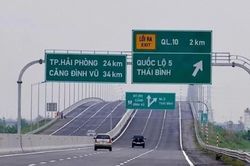 Nghiên cứu thí điểm 'làn đường vượt xe' trên cao tốc hiện đại