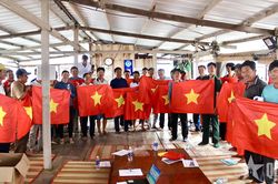 Bộ đội Bi&ecirc;n ph&ograve;ng TP Hồ Ch&iacute; Minh phối hợp tuy&ecirc;n truyền ph&aacute;p luật về thủy sản, ph&ograve;ng, chống IUU