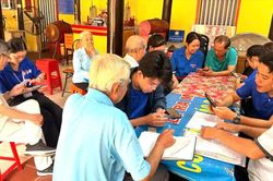 'Nổi tiếng bằng mọi gi&aacute;': Đừng để lượt xem đ&aacute;nh cắp lương t&acirc;m