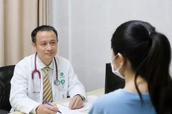 Tự thông tia sữa tại nhà, nhiều mẹ nhập viện vì viêm vú