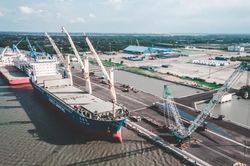 Loạt doanh nghiệp bị hủy tư cách đại chúng, thị trường tài chính biến động