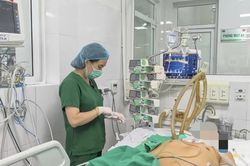 Tự đắp tỏi, thuốc nam, người bệnh đối mặt nguy cơ hoại tử chi