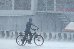 Lũ lụt nghiêm trọng ở Ấn Độ, 100 người thiệt mạng